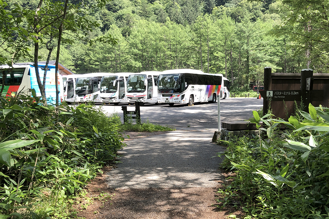 バスターミナル駐車場に着いた写真