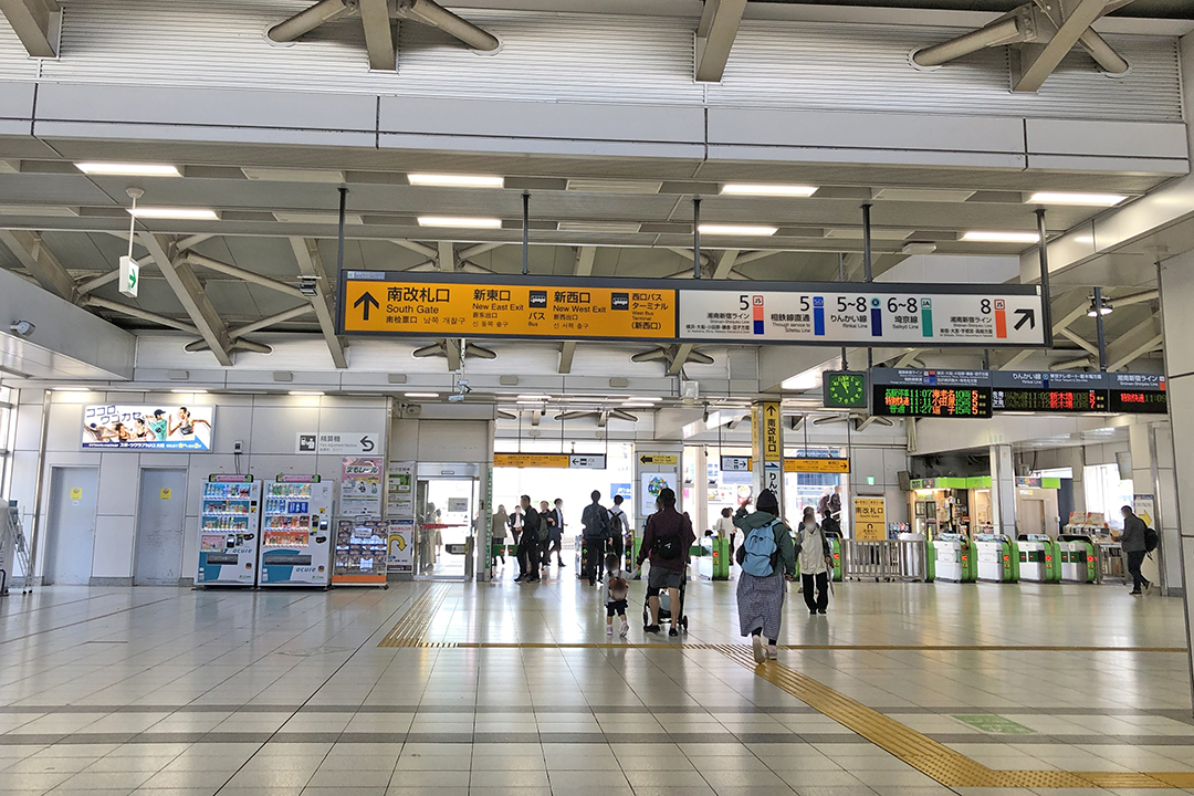南改札口内側の写真