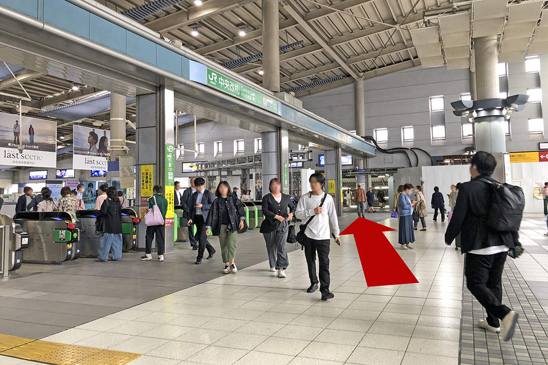 中央改札を出て左方向の写真