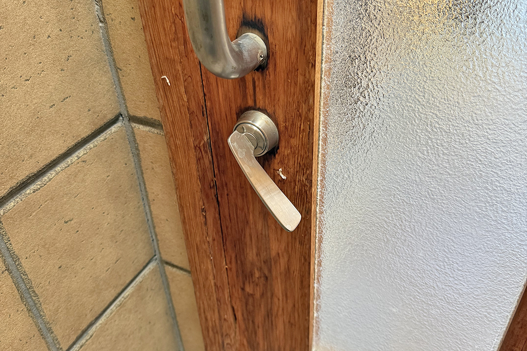 バリアフリートイレの鍵。シンプルな細長いものでした