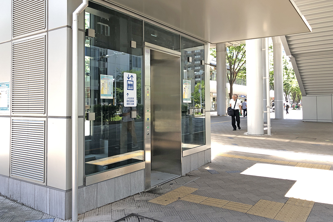 １Fのエレベーターの入口