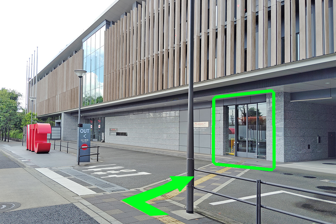 NTC・イーストの入口