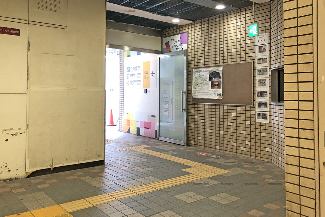 1Fエレベーターから北口へ向かう通路