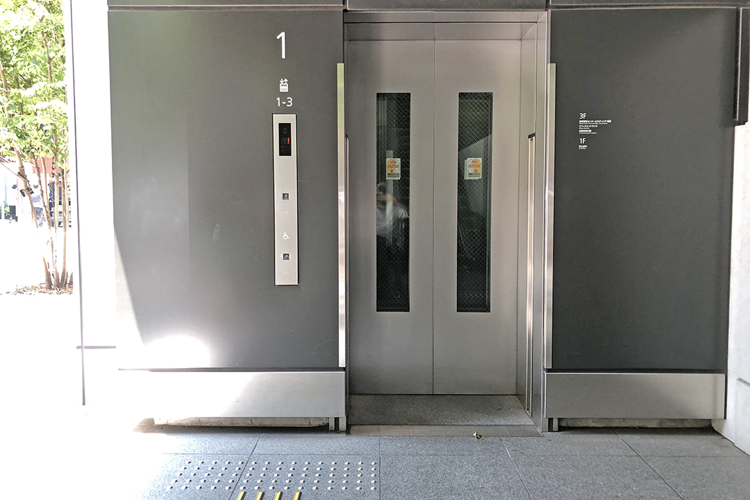 １Ｆのエレベーター入口