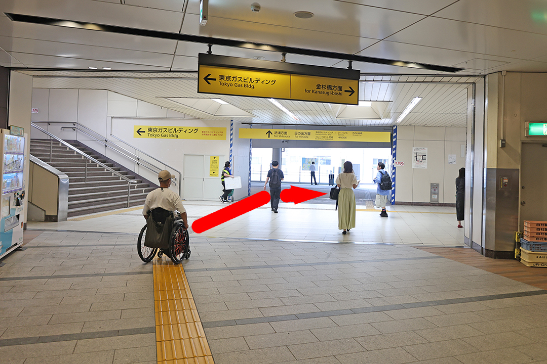 通路の突き当たり付近