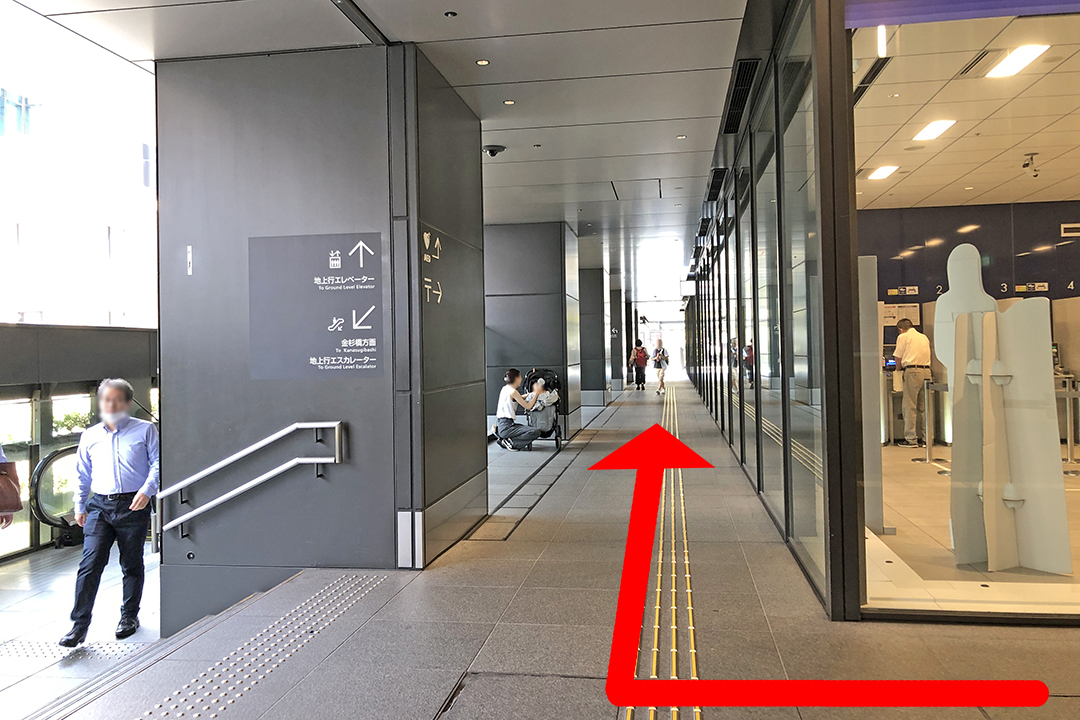 突き当たりから右方向
