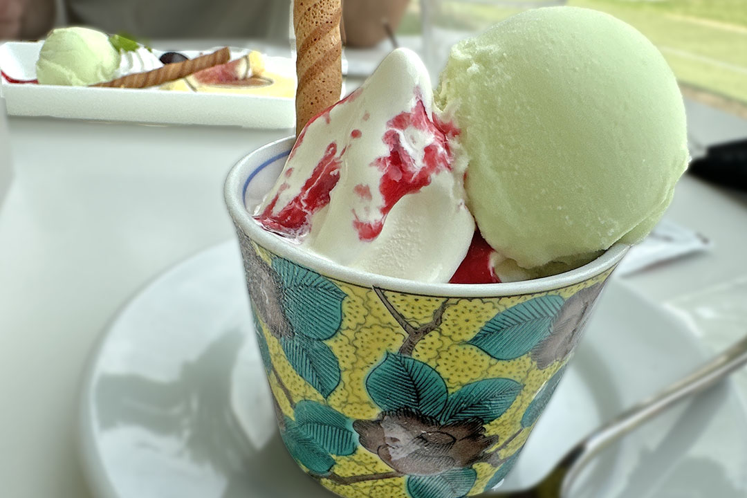 かわいらしい器や盛り付け、アイスクリームの瑞々しさが、リフレッシュやご褒美タイムを思わせます。