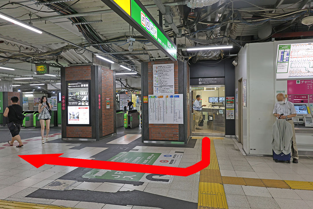 南改札案内所を出たところの写真。