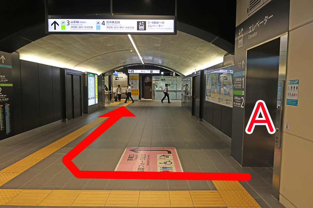 Aエレベーターから右方向を写した写真