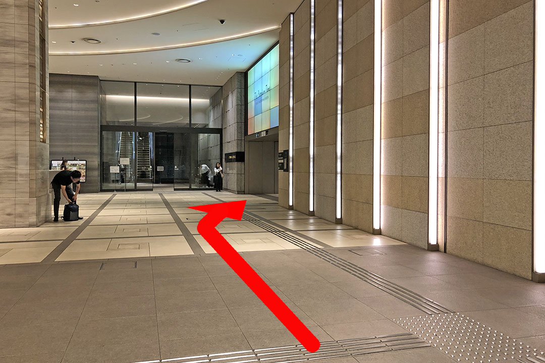 A11エレベーターを降りた先の通路