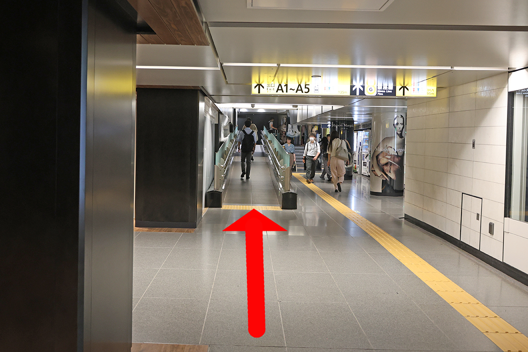 銀座線へ向かう通路