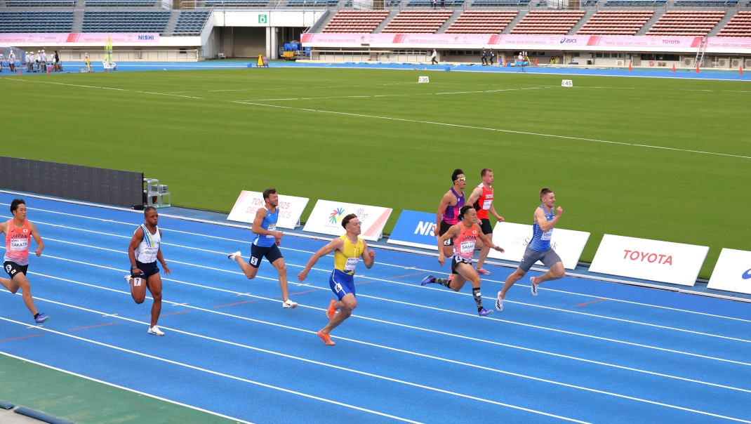 男子100m　ゴール間近の接戦