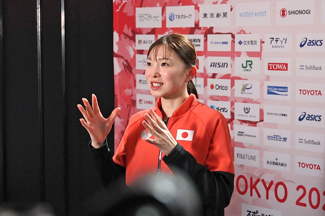 インタビューで答える山田瑞恵選手