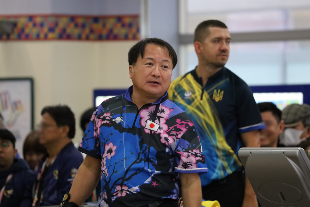 戸羽選手が落ち着いた表情をしているバストアップ