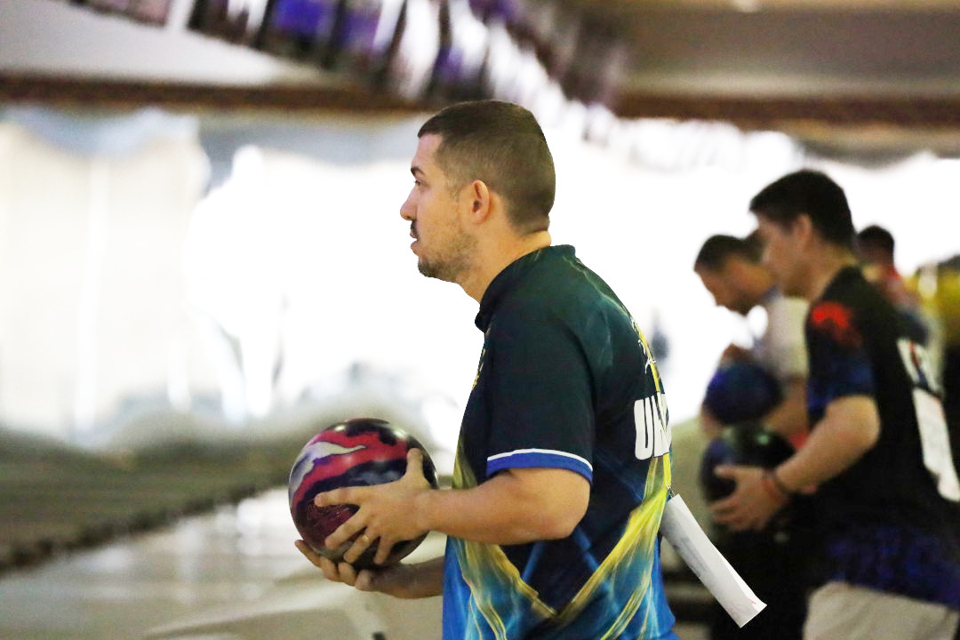 球を持って投球モーションに入る前のヴァディーム・ダニリユーク選手