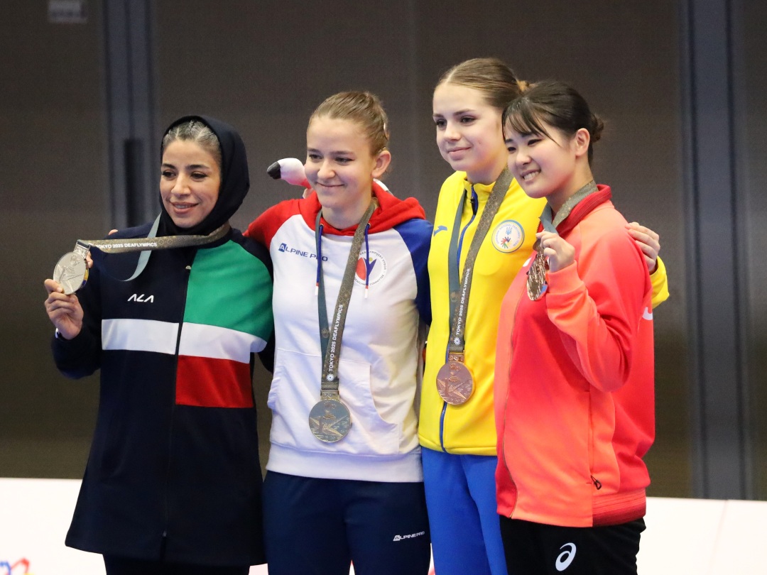 女子メダリストの集合写真