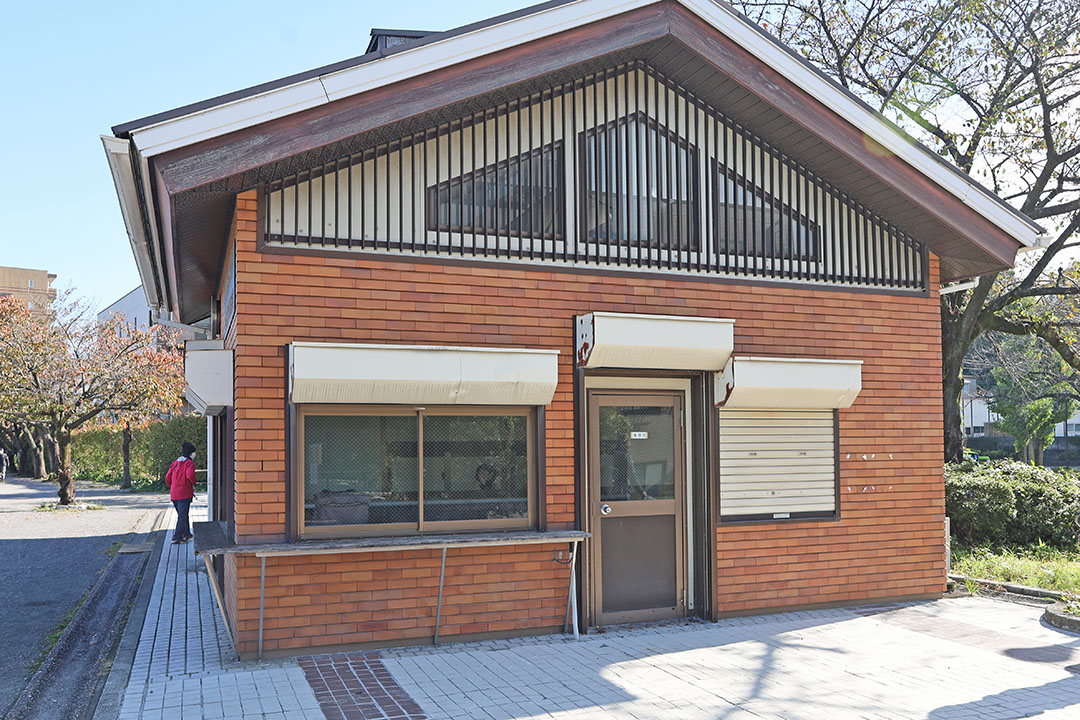 小豆沢発着の関係者入口