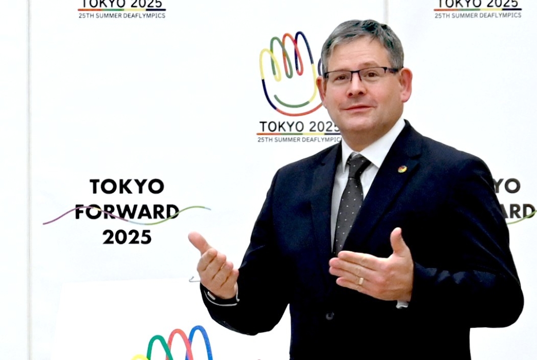 アダム・カーサ氏