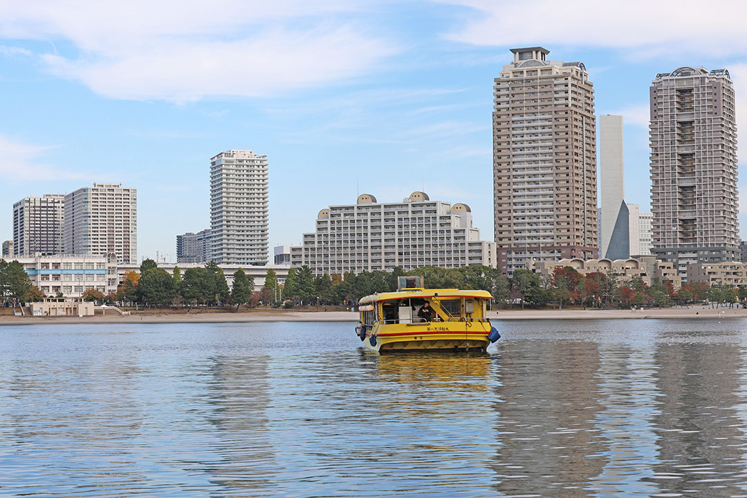 お台場海浜公園周辺で見かけたボートです。