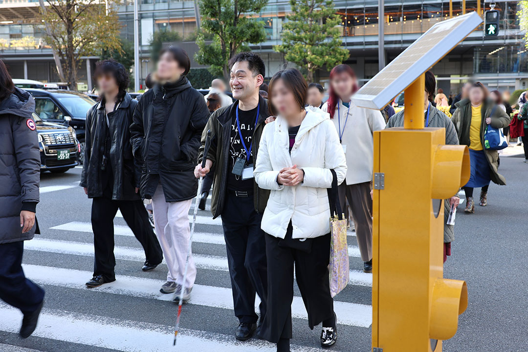 移動中、きのっぴいさんとフランクに話す参加者
