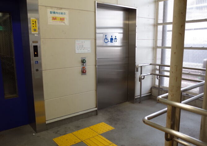 中板橋駅／東武 東武東上線－1F 南改札奥 エレベーター付近