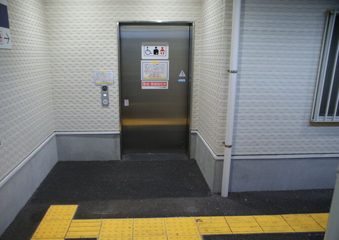 ときわ台駅／東武 東武東上線－1F 北改札奥 エレベーター付近
