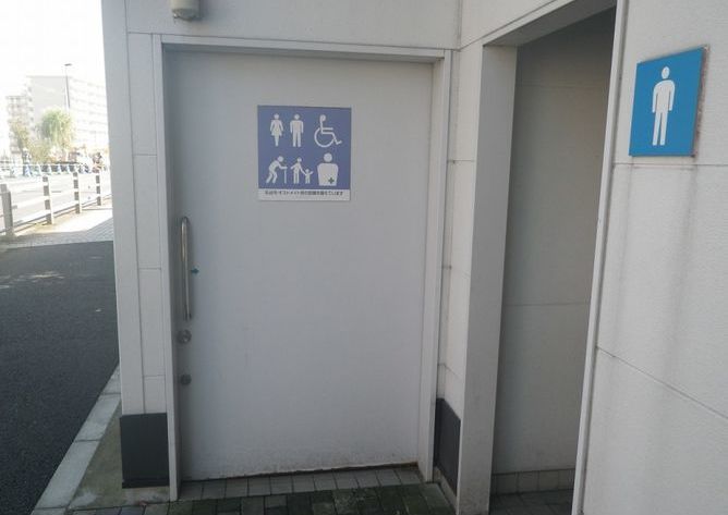 柳島橋際公衆トイレ